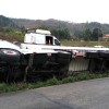 Camión envorcado en Alba