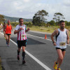 Participantes da II edición do medio maratón Maralba, entre O Grove e Sanxenxo