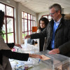 Alfonso Rueda votando en las elecciones del 10N