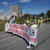 Marcha de trabajadores de Ence desde la fábrica de Lourizán al Puerto de Marín