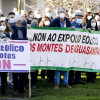 Concentración da plataforma 'Así Eólicos Non' ante a sede da Xunta en Pontevedra