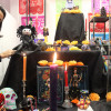 Escaparate con el 'Altar de Muertos' en la tienda Nahuatl