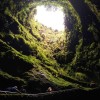 Cheminea de acceso á cova de Algar do Carvao