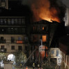 Incendio del edificio de La Moda Ideal en los soportales de A Ferrería