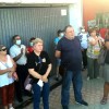 Concentración de protesta para demandar persoal médico no consultorio de Raxó
