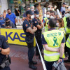 Protesta de los trabajadores de ENCE en la salida de La Vuelta en Sanxenxo