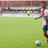 Kilian Villaverde en el play off de ascenso a Segunda RFEF entre Arosa y Somozas en A Lomba