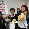 Protesta de reparto de pollos de Unións Agrarias y Acriaga