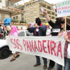Protesta de SOS Panadeira en el desfile de Carnaval y concurso de disfraces de Sanxenxo