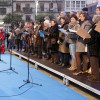 Actuación do Coro dos Institutos durante a estrea do alumeado do Nadal 2013