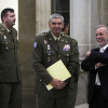 El general Alonso y Celestino Lores a su llegada al acto de entrega de la insignia de oro de los Amigos do Camiño Portugués a la Brilat