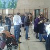 Gente votando en el colegio Campolongo de Pontevedra