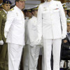 O Comandante Director da Escola Naval, Juan Luis Sobrino, co Príncipe Felipe