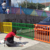 Las familias del Colegio de Parada Campañó arreglan el parque infantil