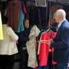 Tino Fernández visita el mercado ambulante en el Recinto Feiral