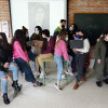 Alumnado do ciclo de Promoción da Igualdade de Xénero, coa foto de Josefa Fariña ao fondo