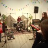 Alumnos da Escola Bonobo reinterpretan cancións da banda Weezer