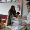 Pontevedreses votando en las elecciones generales del 10N