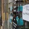 O comercio local de Pontevedra acata o peche adiantado cunha mestura de enfado e resignación
