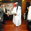 El Concello recibe la visita del 'Papa' senegalés