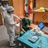 Anxo Abal Domínguez, profesional de enfermería da Unidade de Coidados Críticos, primeiro vacinado en Montecelo