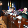Silvia Junco (PP) e Anabel Gulías (BNG) falan ante a presenza de César Mosquera