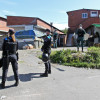 Despliegue de la Policía Local de Poio y la Guardia Civil en O Vao de Arriba tras los altercados