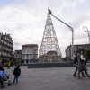 Instalan a estrela da árbore de Nadal da Ferrería 