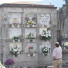 Visita al cementerio en el Día de Todos los Santos