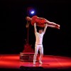 Representación do espectáculo de circo 'Rojoestándar', da compañía andaluza Lanördika, en Domingos do Principal