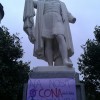 Protesta de Galiza Nova na estatua de Colón para dicir non á Lei do aborto 