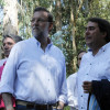 Mariano Rajoy durante su paseo por Ponte Arnelas junto a dirigentes del PPdeG