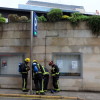 Los bomberos revisan el entorno de la plaza de la Liberdade por un escape de gas