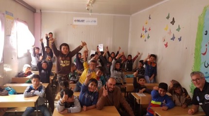 A Escola de Xadrez de Pontevedra no campo de refuxiados de Azraq (Xordania)