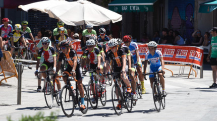 Marín acolle o XXXIV Trofeo Virxe do Carme de ciclismo