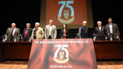 Charla sobre la historia del Pontevedra por su 75 aniversario
