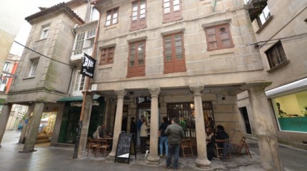 Cafetaría Pasaje, un clásico en Pontevedra, con aires modernos e renovados